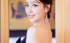 韩国保守团体与反日团体发生冲突